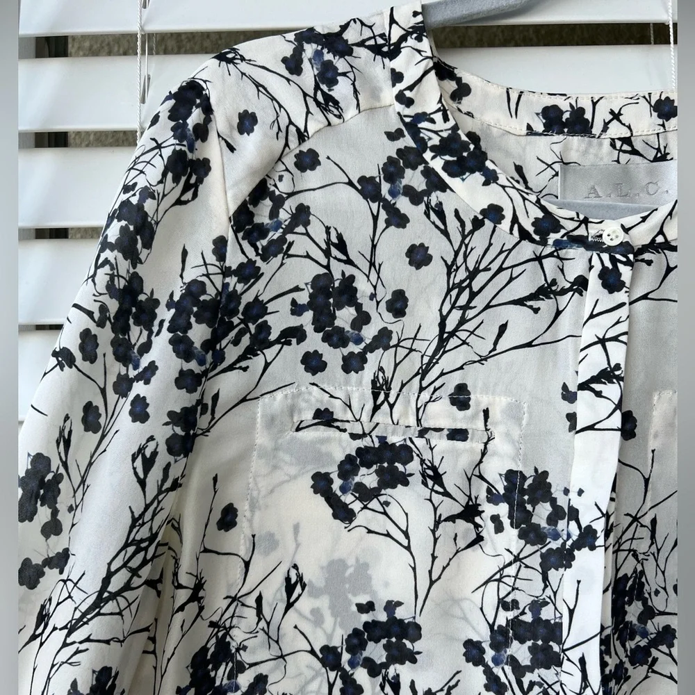 A.L.C. Silk black and white floral blouse size M - Picture 2 of 6